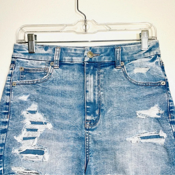 American Eagle Curvy Light Wash Distressed High Rise Denim Shorts 8 Women’s - Picture 3 of 13